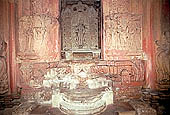 Khajuraho - Lakshmana Temple, image of Vishnu as Vaikuntha enshrined in the garbhagriha. 